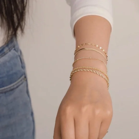 Chic Gold Bracelet Collection - Picture 2 of 3
